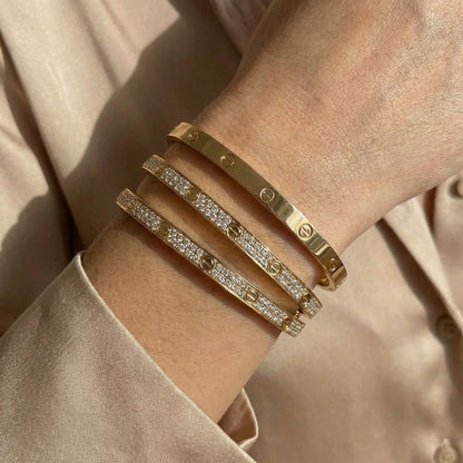 Valence Slim Screw Love Bracelet